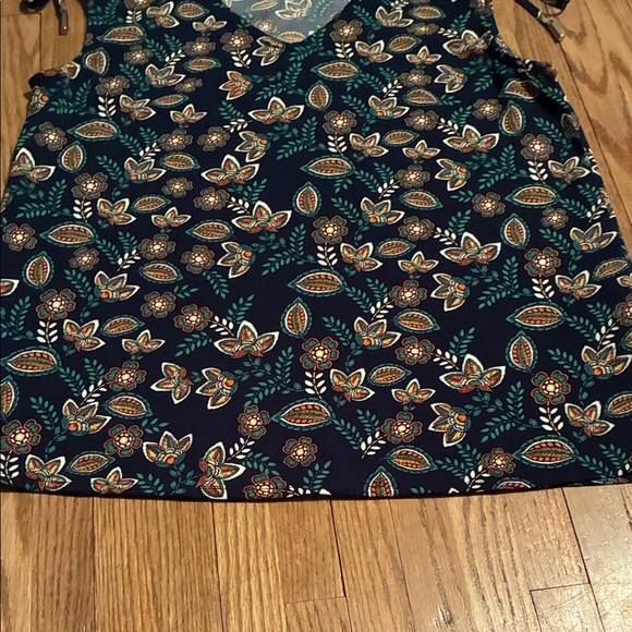 Molly Bracken Navy and Teal Floral Blouse - Picture 5 of 11